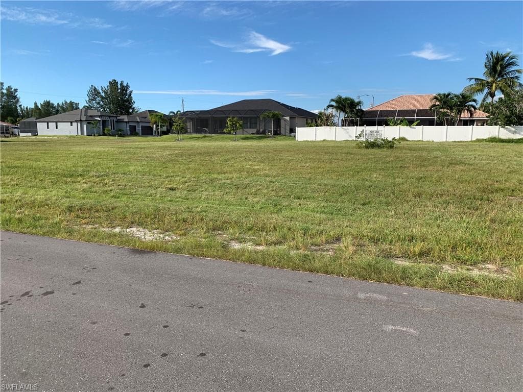3809 SW 2nd ST CAPE CORAL, FL 33991