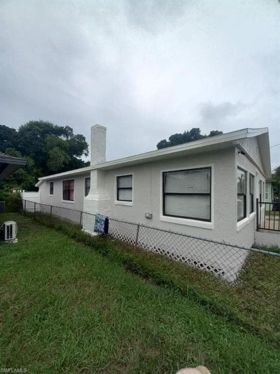 1868 High ST FORT MYERS, FL 33916