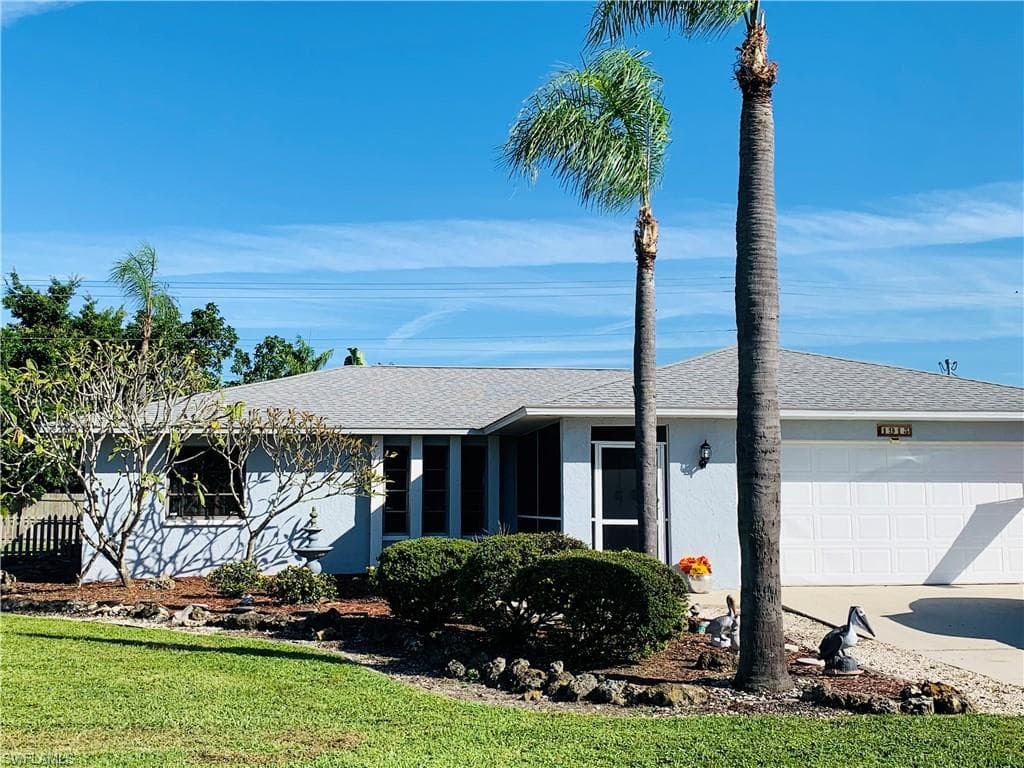 1915 SE Van Loon TER CAPE CORAL, FL 33990