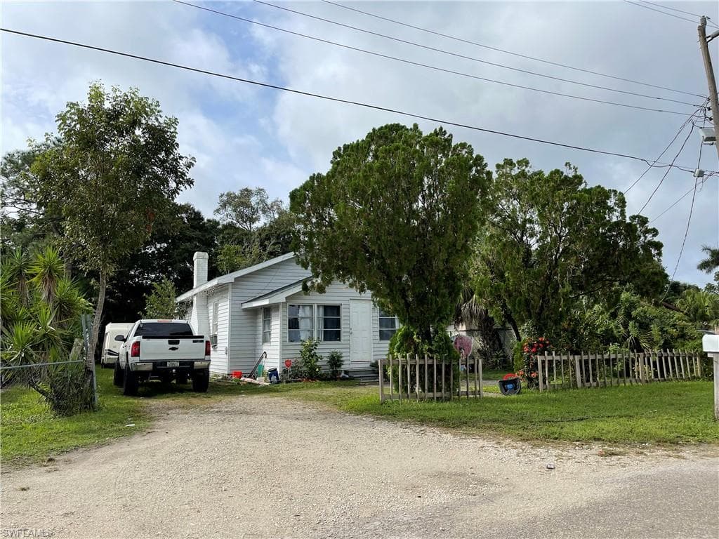 3762 Desoto AVE FORT MYERS, FL 33916
