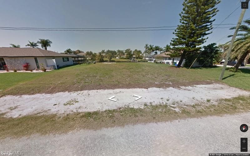 2227 SE 27th TER CAPE CORAL, FL 33904