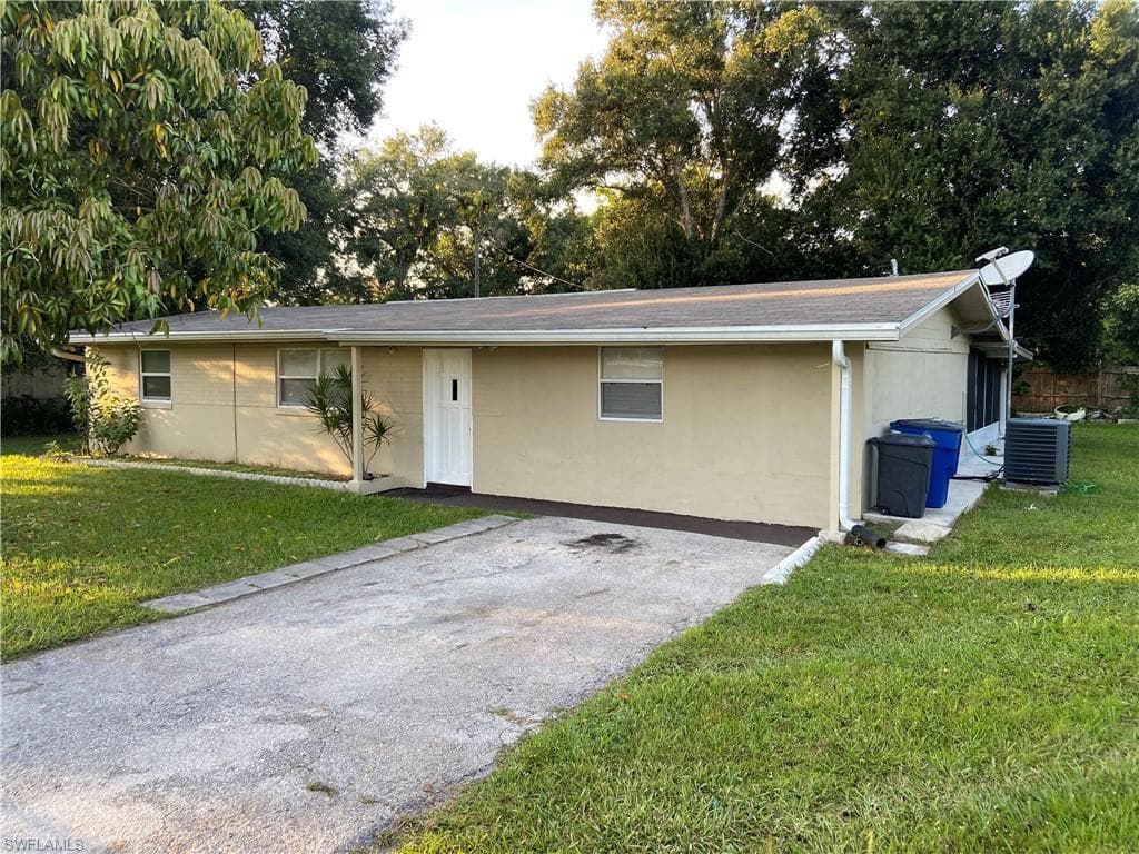340 Stockton ST NORTH FORT MYERS, FL 33903