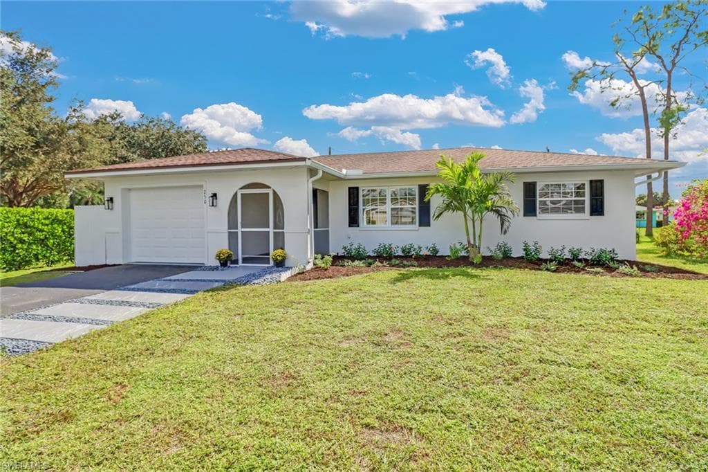 250 Willowick DR NAPLES, FL 34110