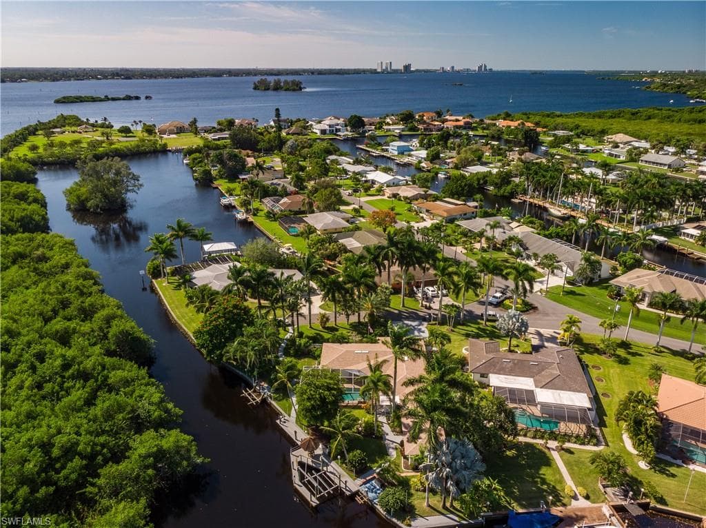 1771 Coral WAY NORTH FORT MYERS, FL 33917