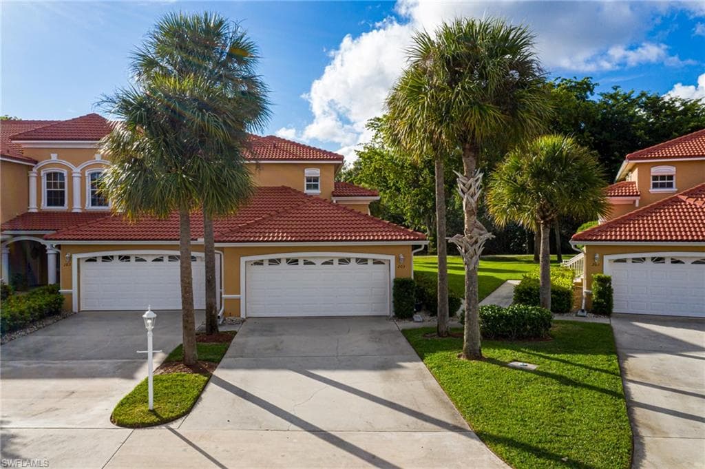 14020 Eagle Ridge Lakes DR 203 FORT MYERS, FL 33912