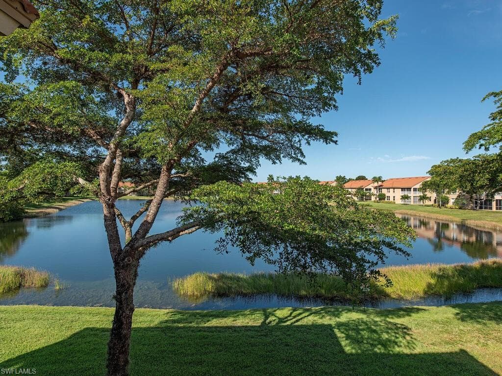 6310 Huntington Lakes CIR 204 NAPLES, FL 34119