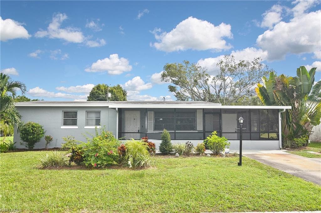 3067 Central AVE FORT MYERS, FL 33901