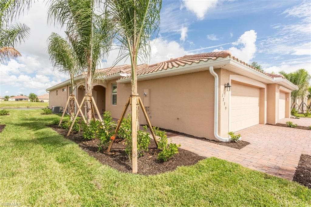 1779 Alameda DR NAPLES, FL 34120