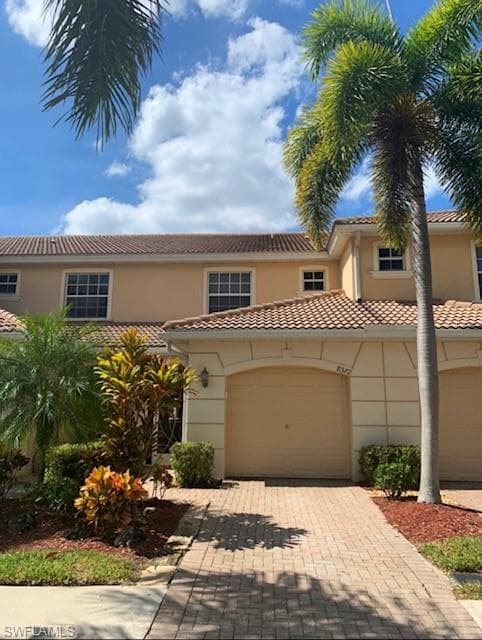 8572 Athena CT LEHIGH ACRES, FL 33971