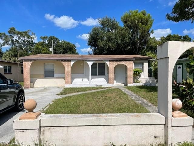 2981 Edison AVE FORT MYERS, FL 33916
