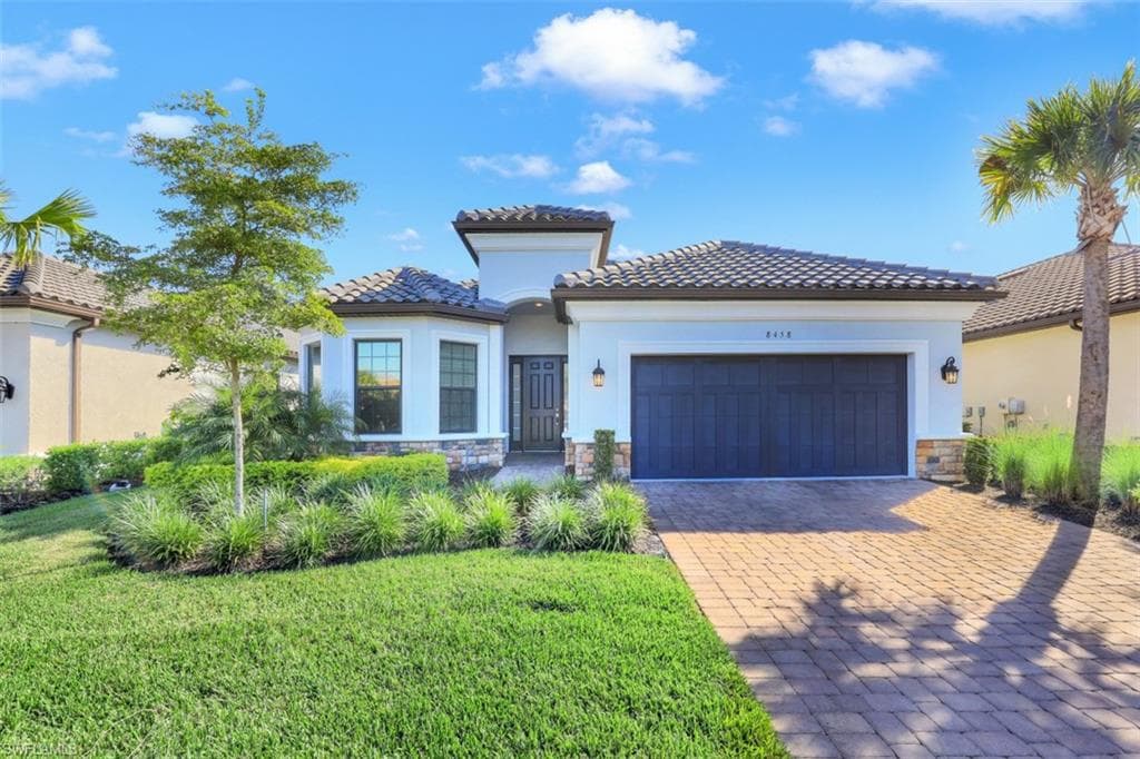 8458 Sevilla CT NAPLES, FL 34114
