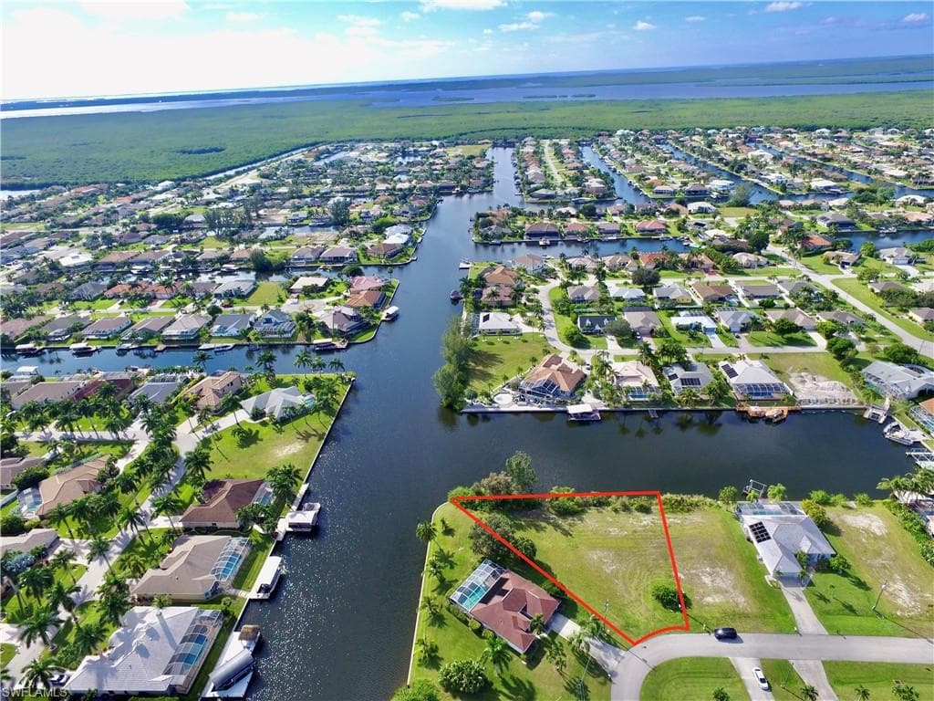 4012 SW 26th AVE CAPE CORAL, FL 33914