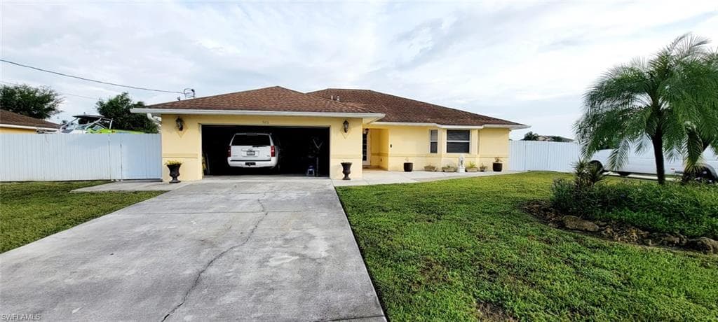3416 19th ST W LEHIGH ACRES, FL 33971