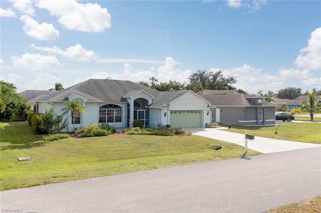 7430 Bear Hollow CIR FORT MYERS, FL 33967