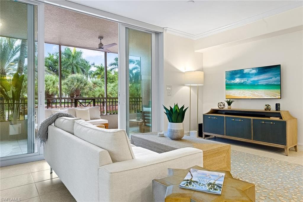 2738 Tiburon BLVD E B-101 NAPLES, FL 34109