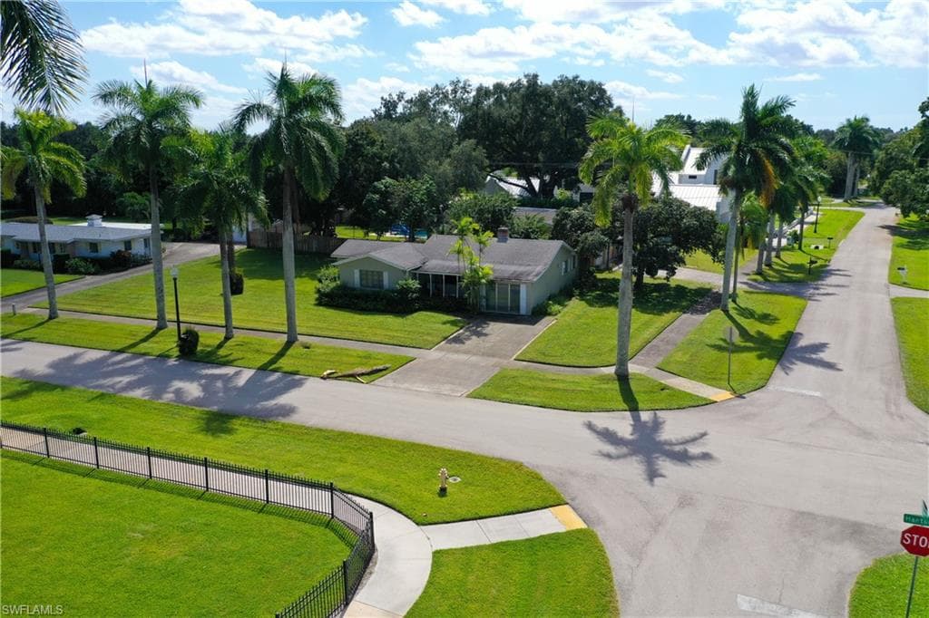 1368 Hanton AVE FORT MYERS, FL 33901