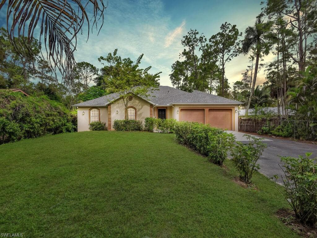 3281 21st AVE SW NAPLES, FL 34117