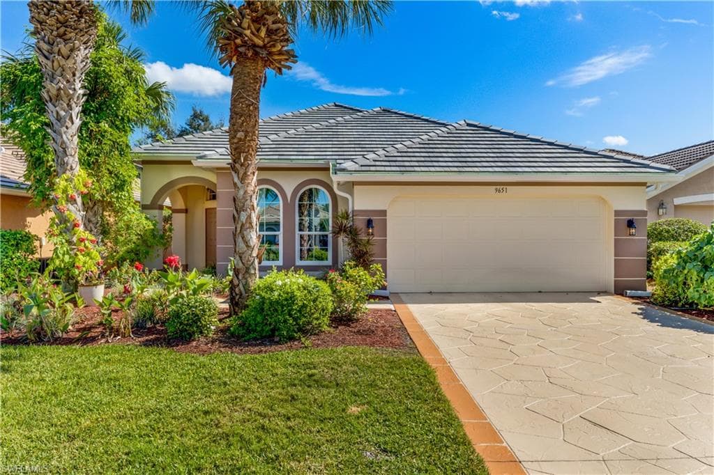 9651 Raven CT ESTERO, FL 33928