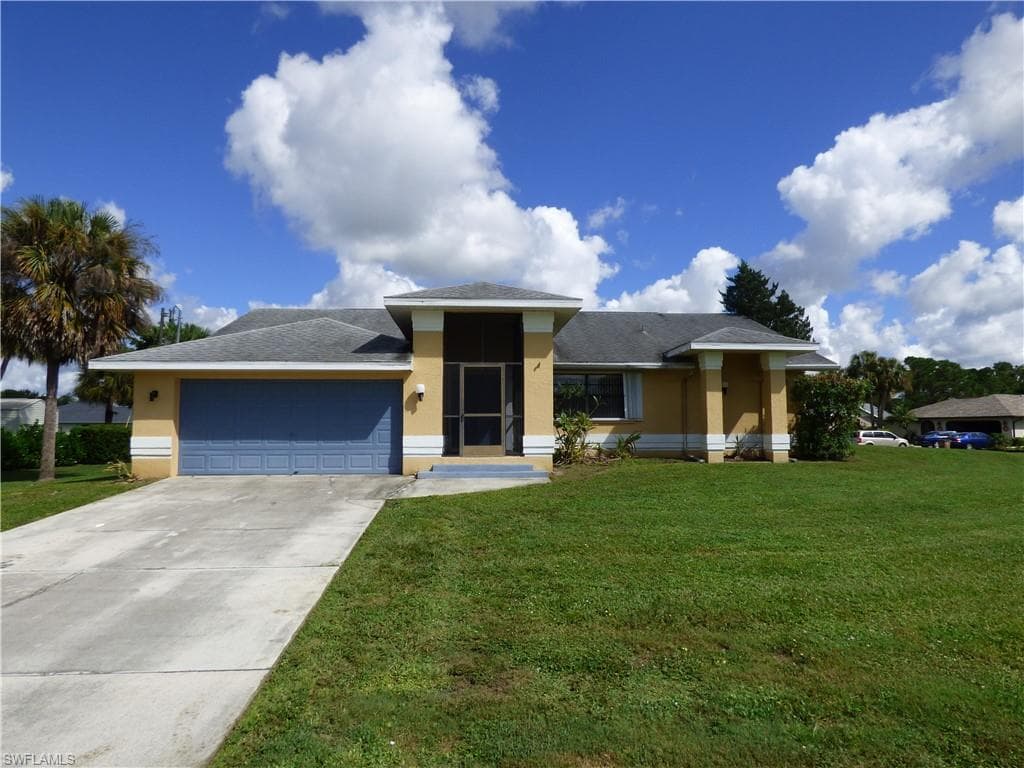 1465 Archer ST LEHIGH ACRES, FL 33936
