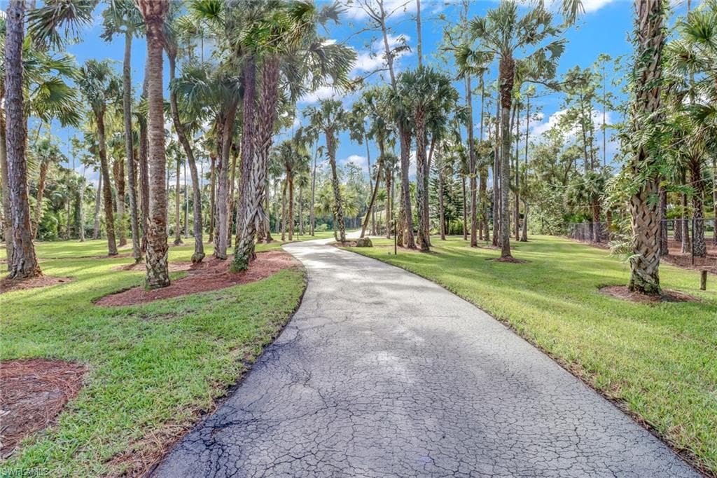 5810 Golden Oaks LN NAPLES, FL 34119