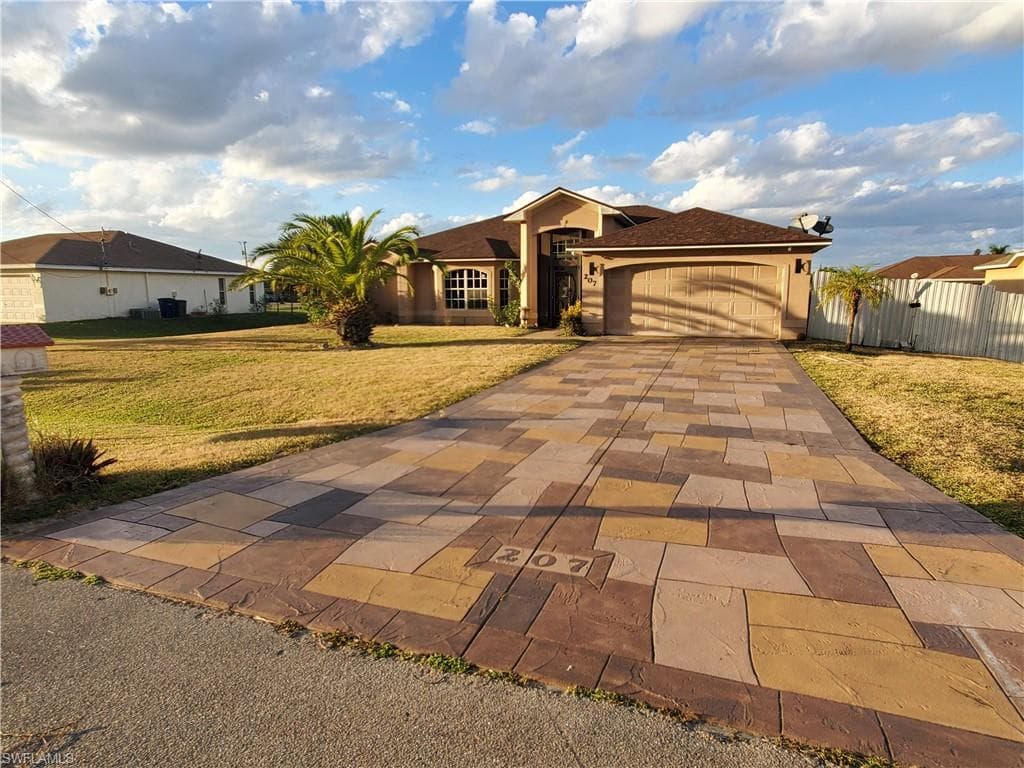 207 Manasota ST FORT MYERS, FL 33913