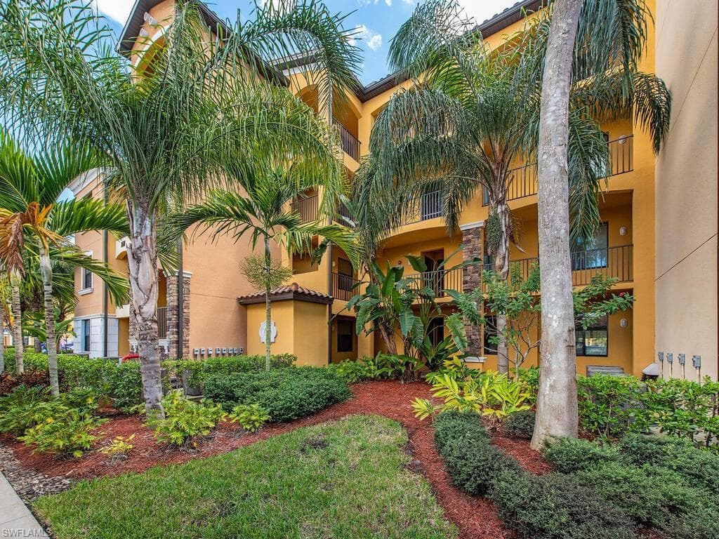 9560 Trevi CT 4811 NAPLES, FL 34113