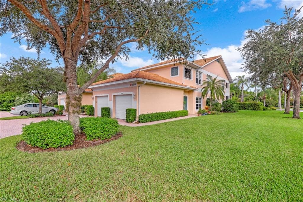 6315 Lexington CT 102 NAPLES, FL 34110