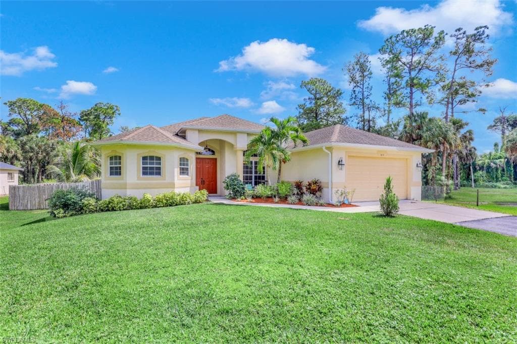 810 2nd ST NE NAPLES, FL 34120