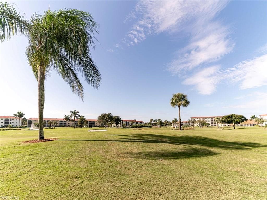 17 High Point CIR N 102 NAPLES, FL 34103