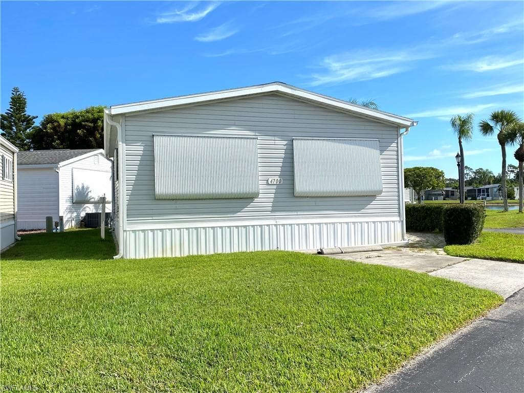 4700 Split Log LN W ESTERO, FL 33928