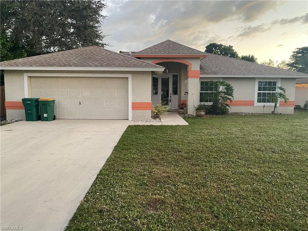2392 River Reach DR NAPLES, FL 34104