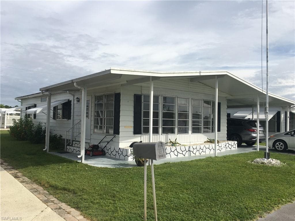 3347 Rainbow LN NORTH FORT MYERS, FL 33903