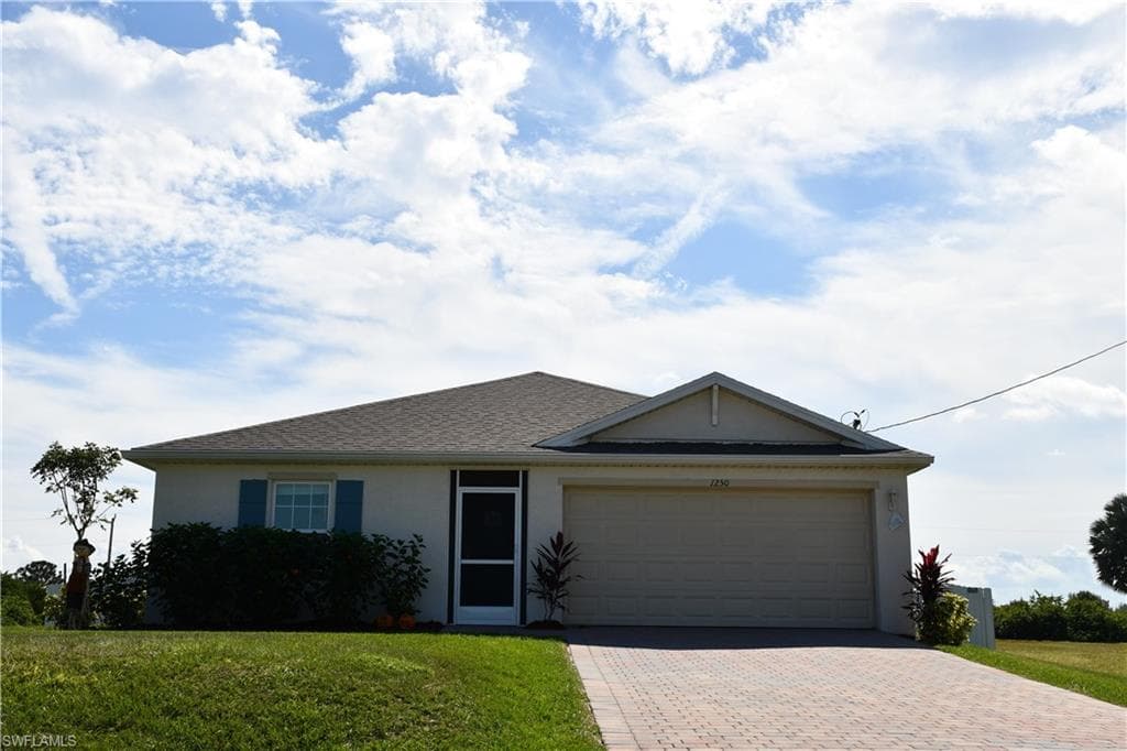 1250 NE 40th TER CAPE CORAL, FL 33909
