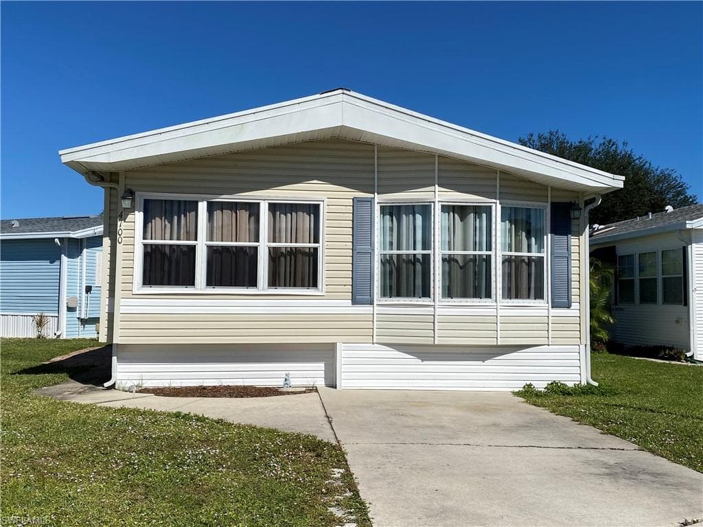4700 Slash Pine WAY W ESTERO, FL 33928