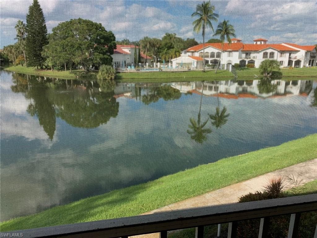 5479 Peppertree DR E-14 FORT MYERS, FL 33908