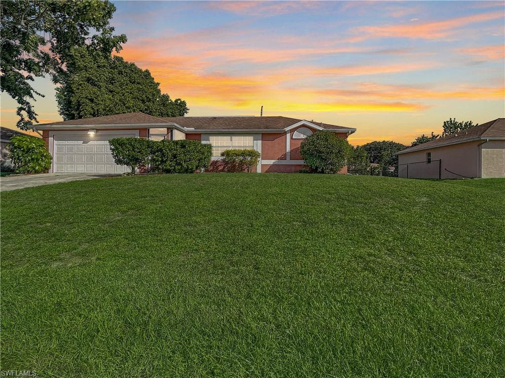 1105 NE 9th TER CAPE CORAL, FL 33909