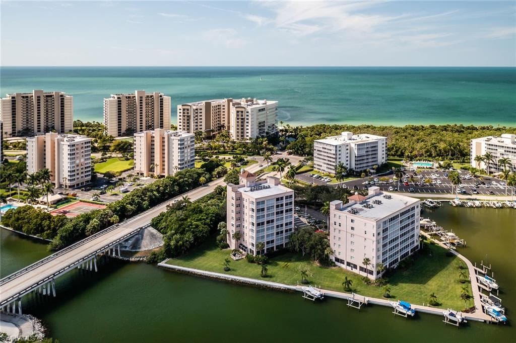 35 Bluebill AVE B-402 NAPLES, FL 34108