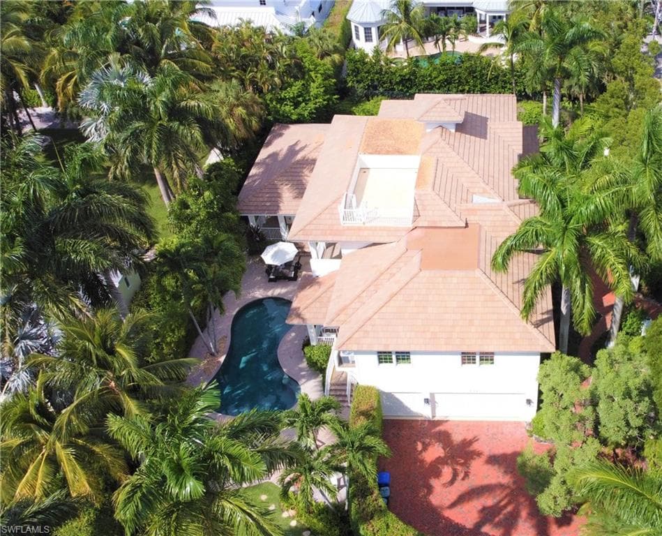 175 16th AVE S NAPLES, FL 34102