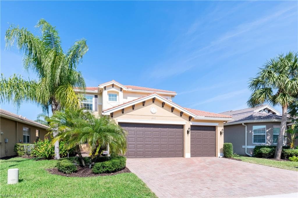 6597 Marbella DR NAPLES, FL 34105