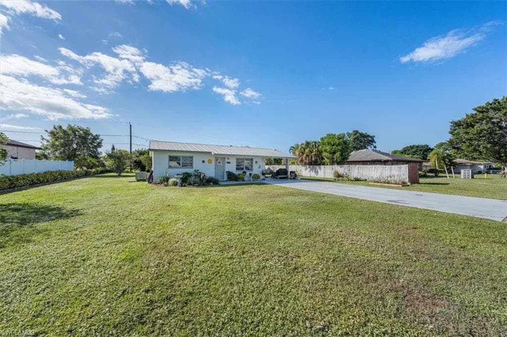 27621 Roslin DR BONITA SPRINGS, FL 34135