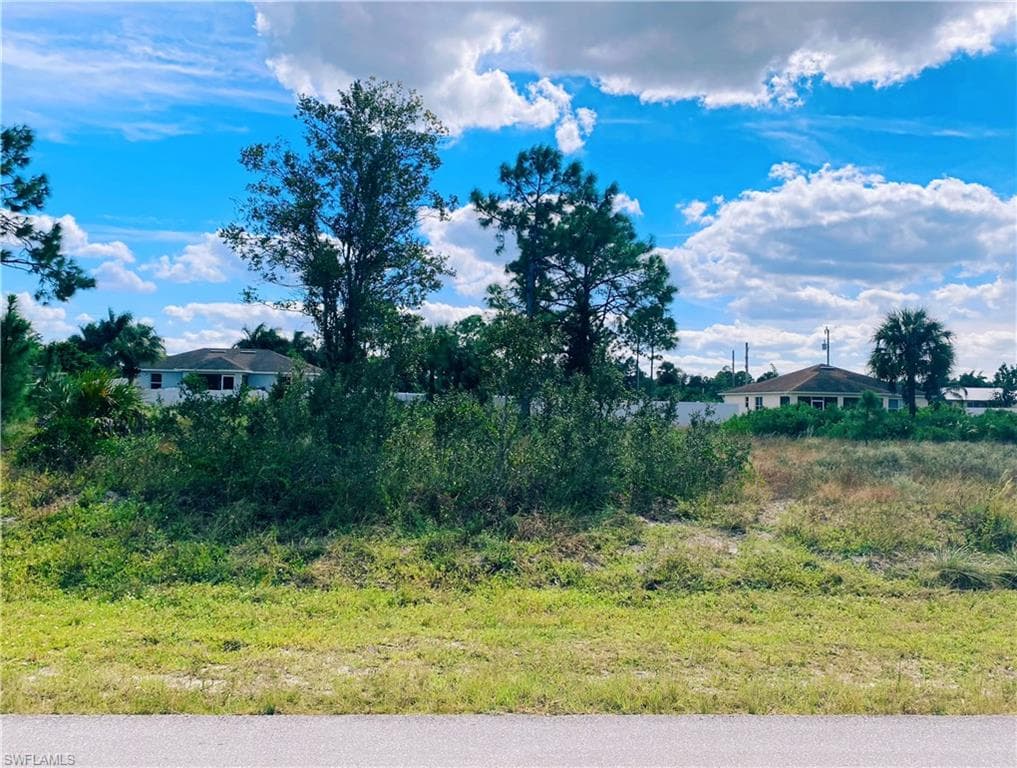 3307 42nd ST SW LEHIGH ACRES, FL 33976