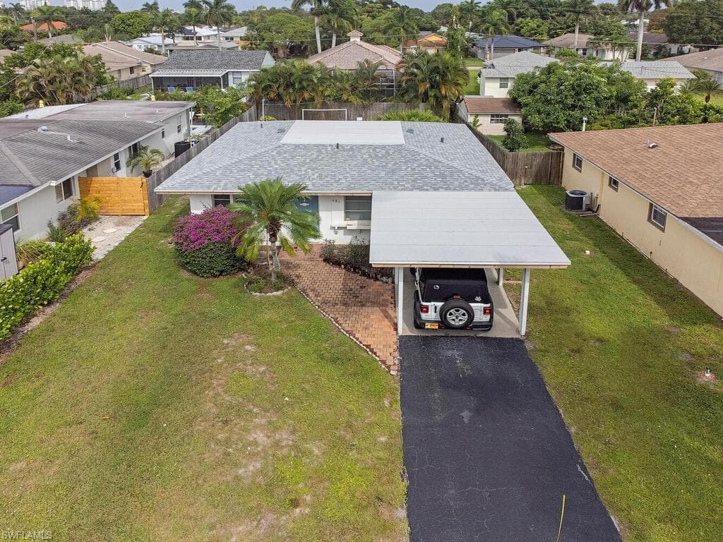 681 99th AVE N NAPLES, FL 34108