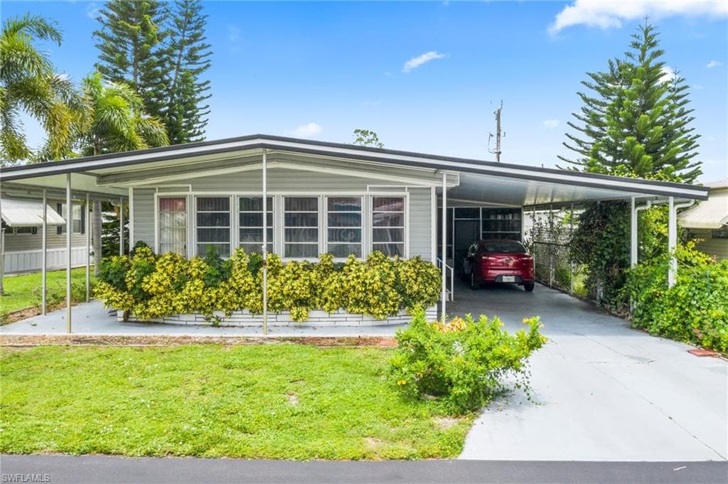175 Overland TRL NORTH FORT MYERS, FL 33917