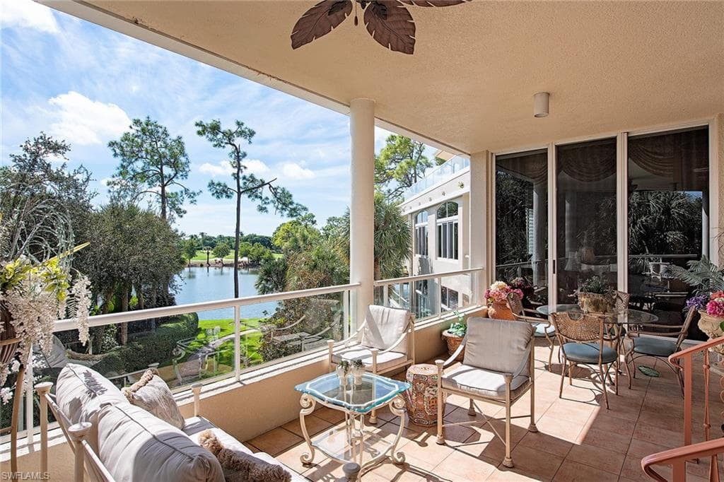 2640 Grey Oaks DR N B-27 NAPLES, FL 34105