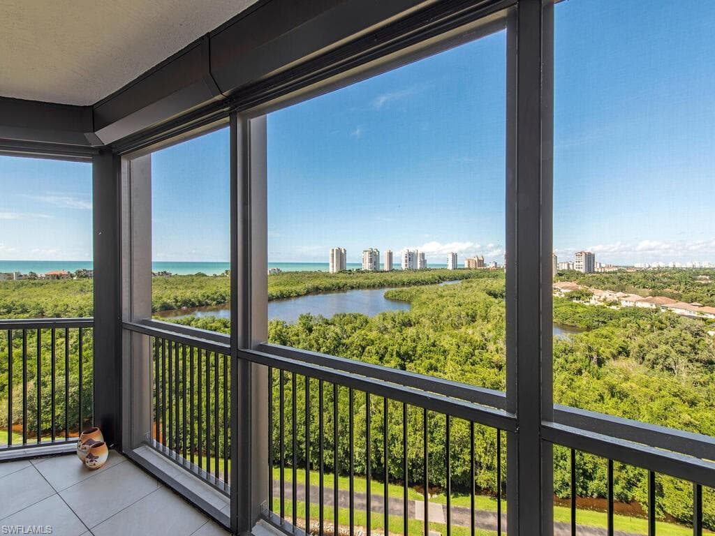 7575 Pelican Bay BLVD 1008 NAPLES, FL 34108
