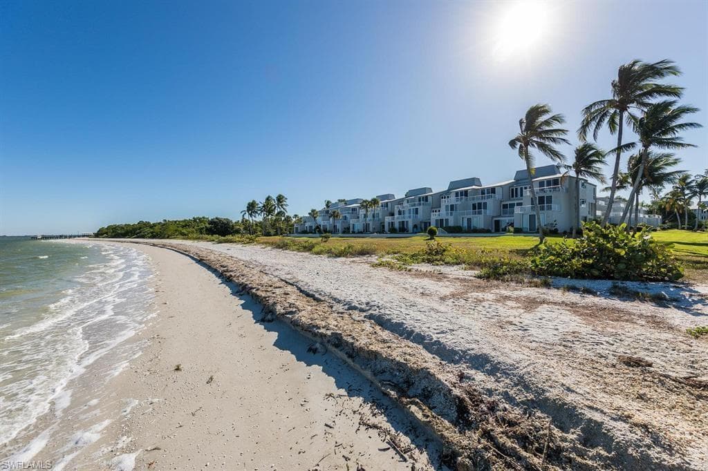 200 Periwinkle WAY 325 SANIBEL, FL 33957