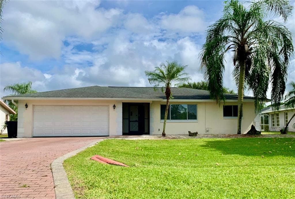 25093 Paradise RD BONITA SPRINGS, FL 34135