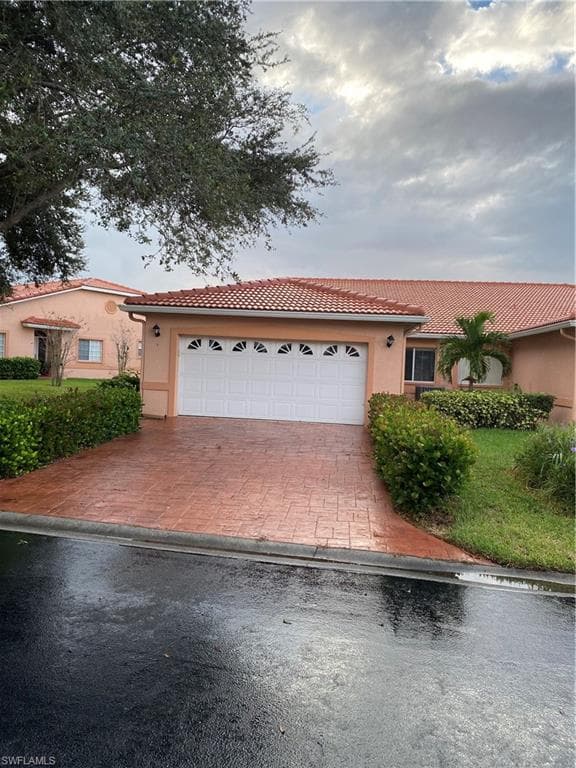 270 Naomi DR 5301 NAPLES, FL 34104