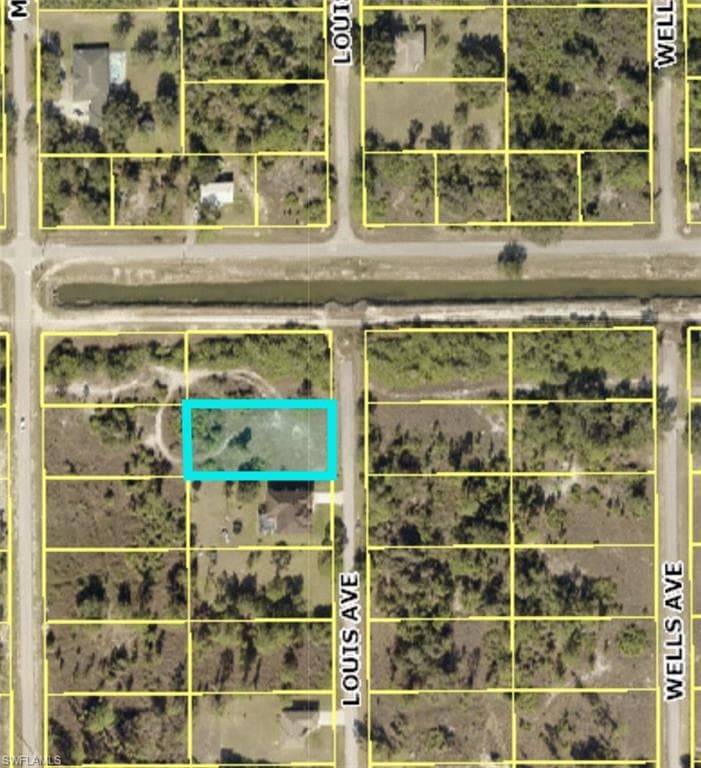 1921 Louis AVE LEHIGH ACRES, FL 33972