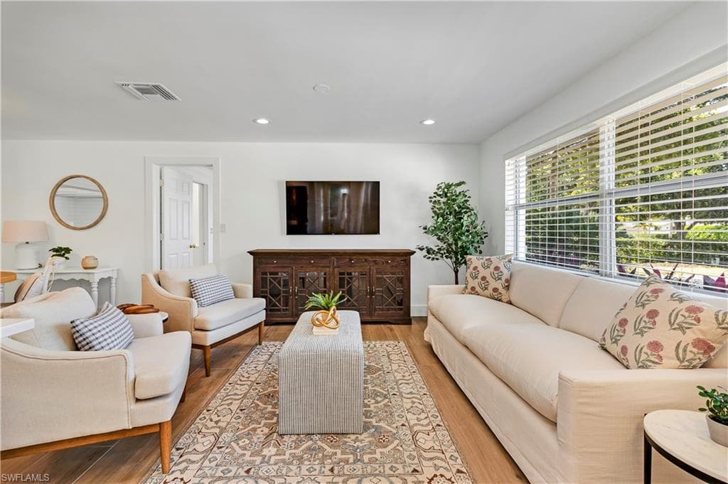 1530 Mandarin RD NAPLES, FL 34102